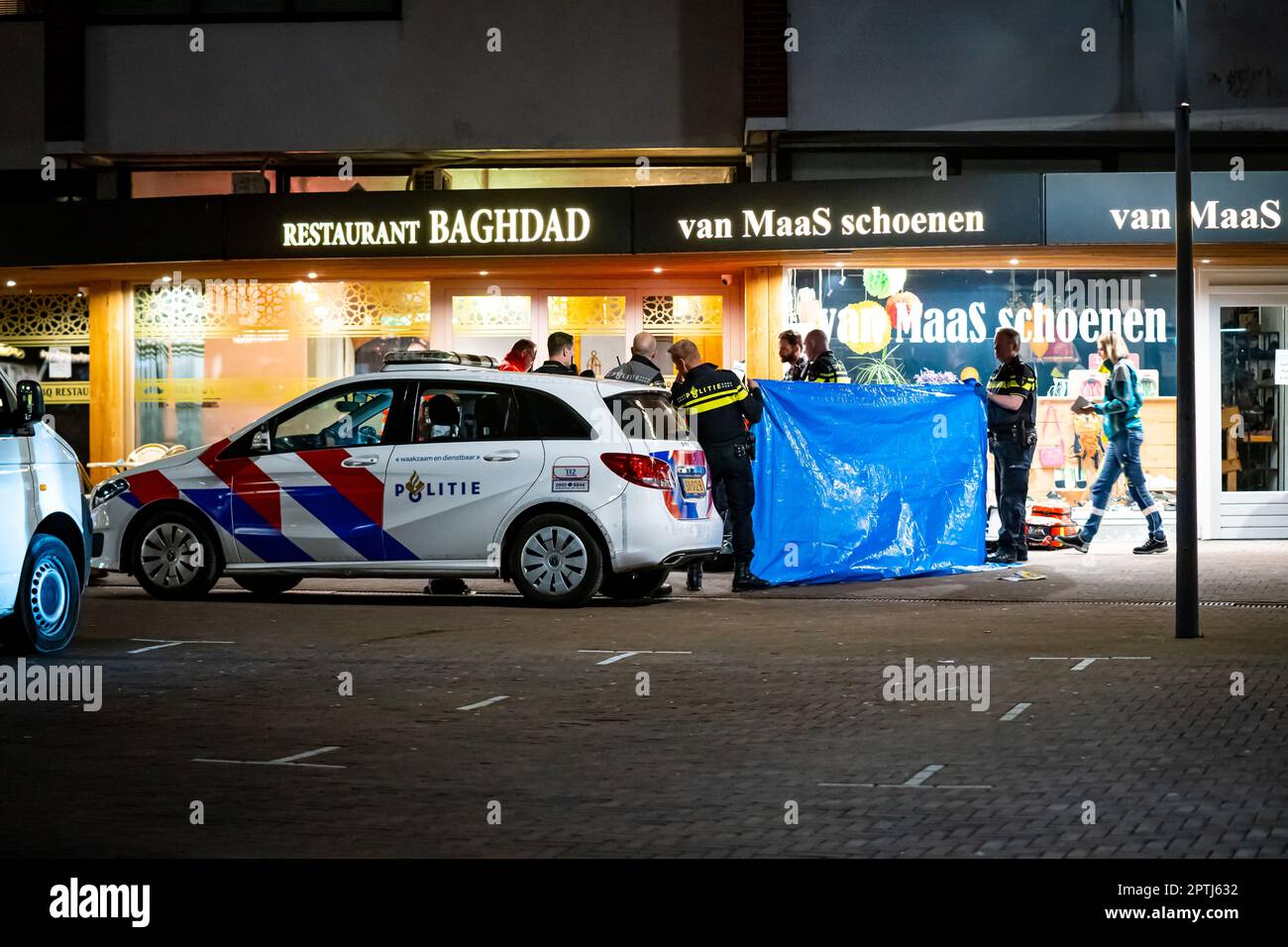 ROTTERDAM A man was killed by a stabbing at the Raadhuisplein in