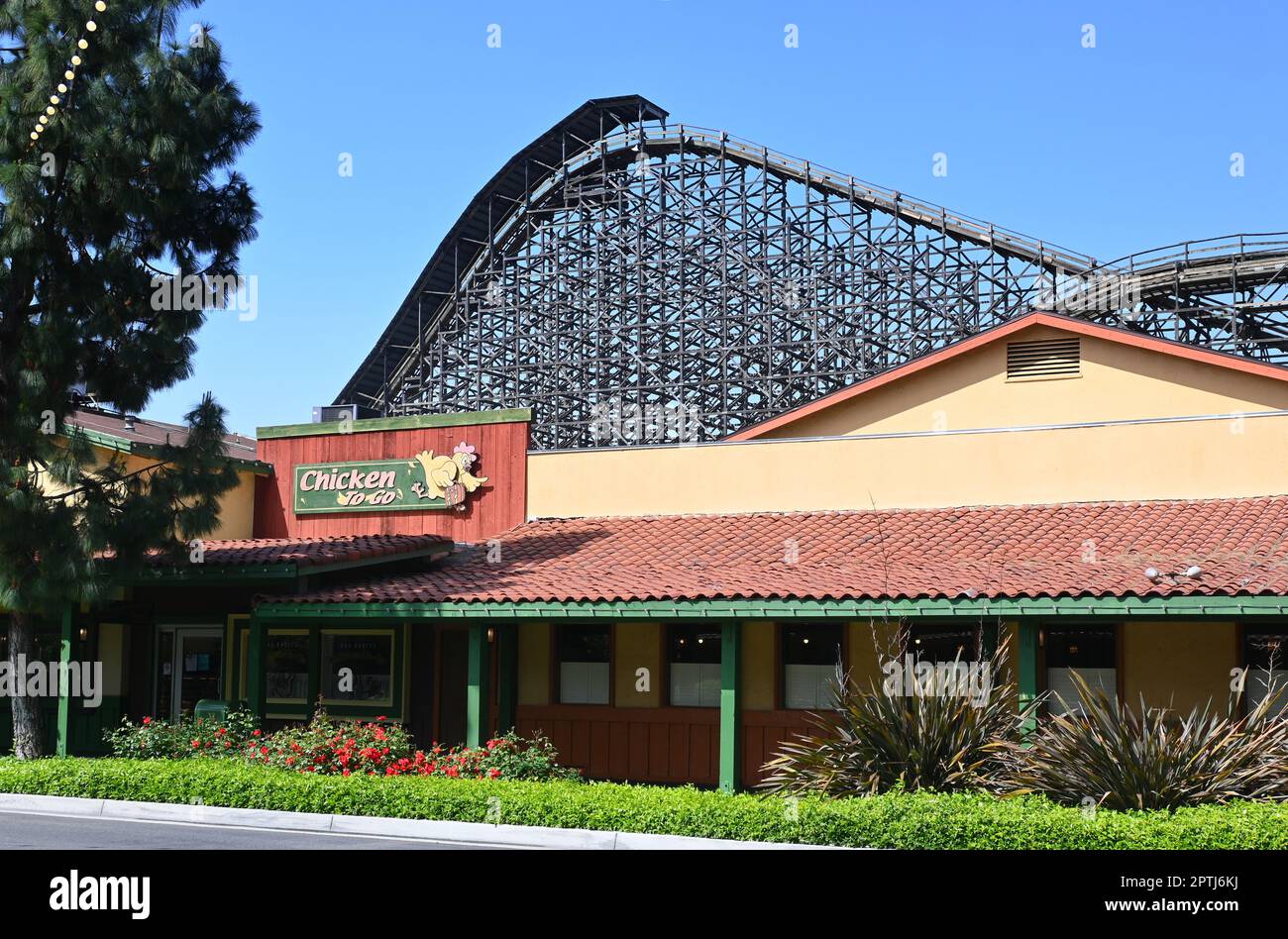 BUENA PARK, CALIFORNIA 27 APR 2023 Chicken to Go, countryflavored