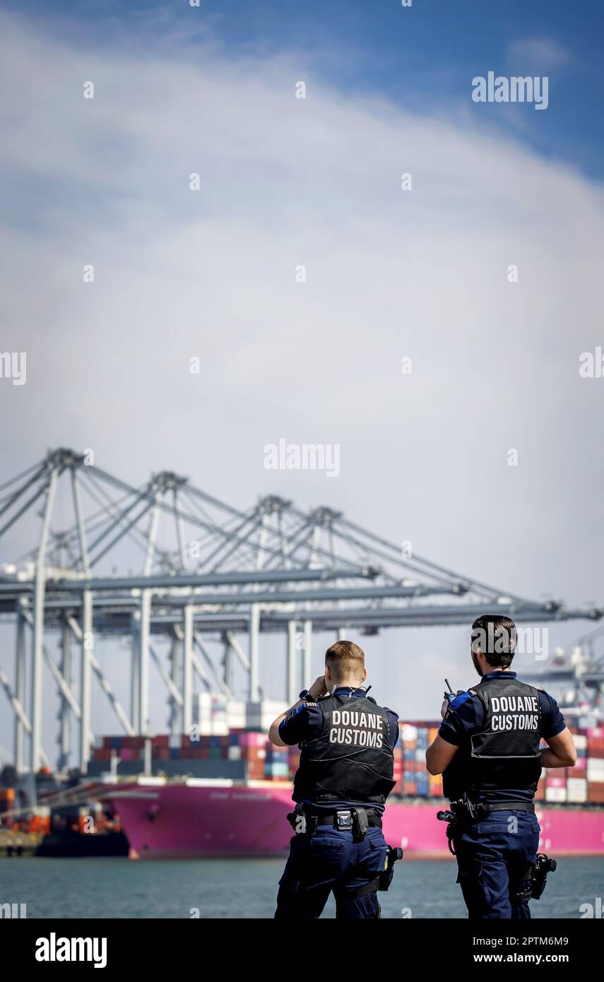 ROTTERDAM Customs officers from the Port of Rotterdam Customs monitor