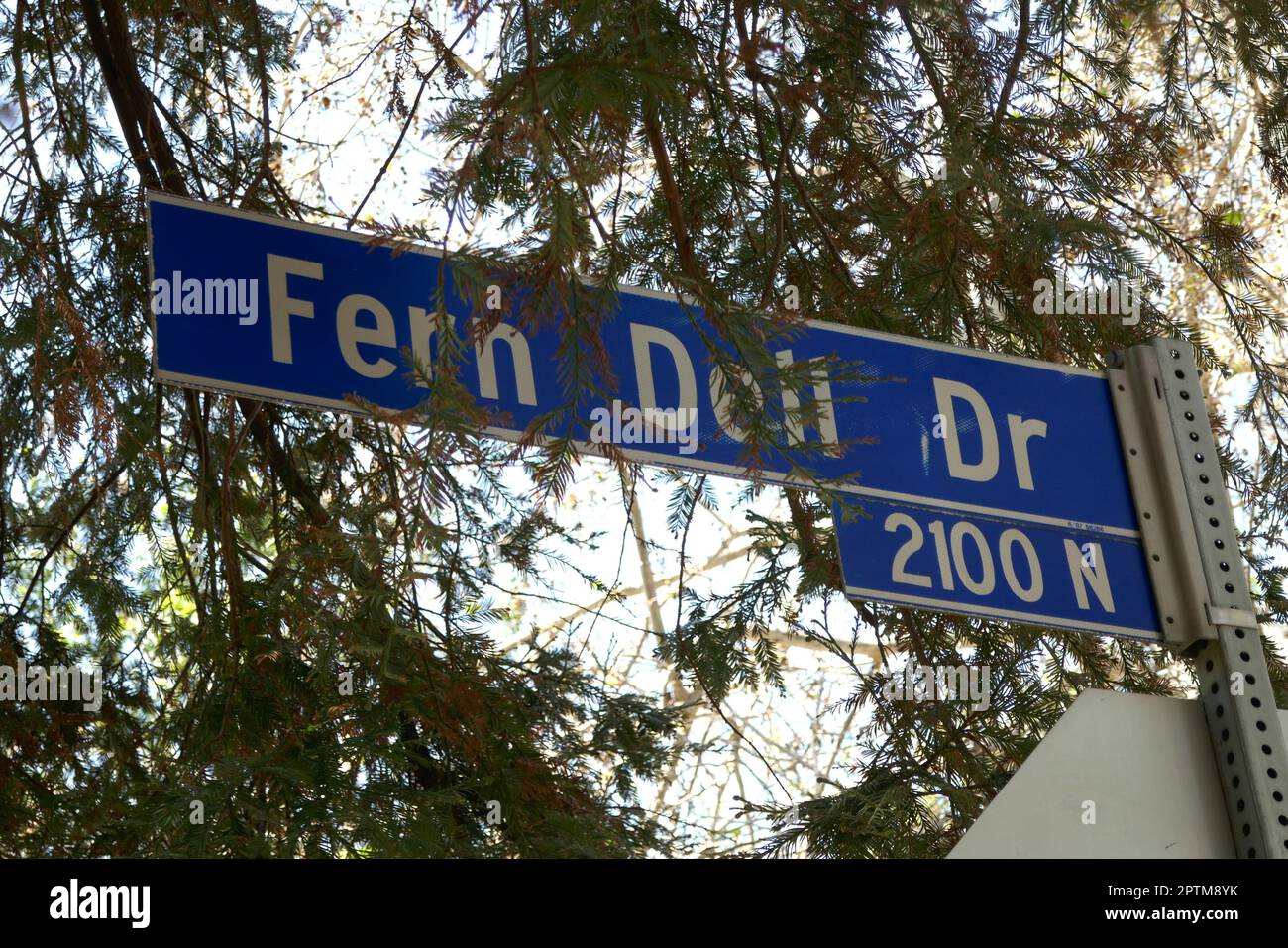 Los Angeles, California, USA 27th April 2023 Fern Dell Drive Sign in The Oaks on April 27, 2023