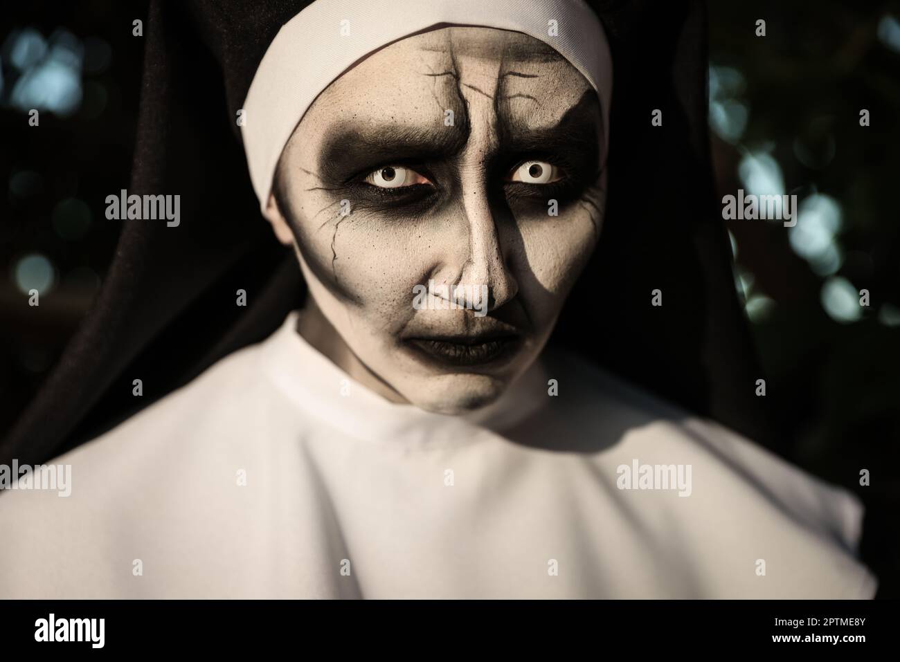 Halloween ghost face paint hi-res stock photography and images - Alamy