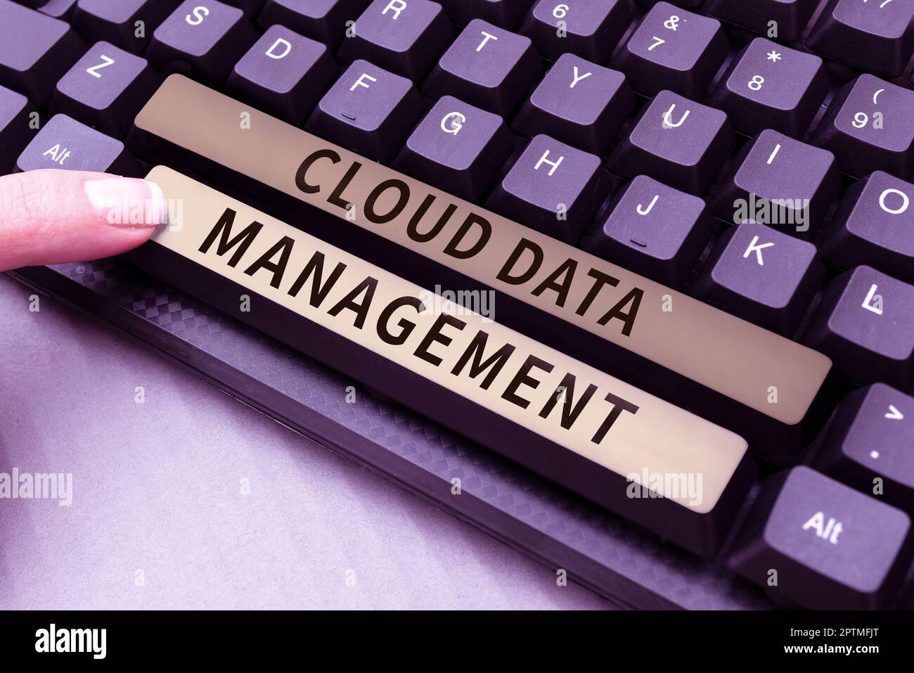 Writing displaying text Cloud Data Management, Business overview A technique to manage data across cloud platforms Stock Photo