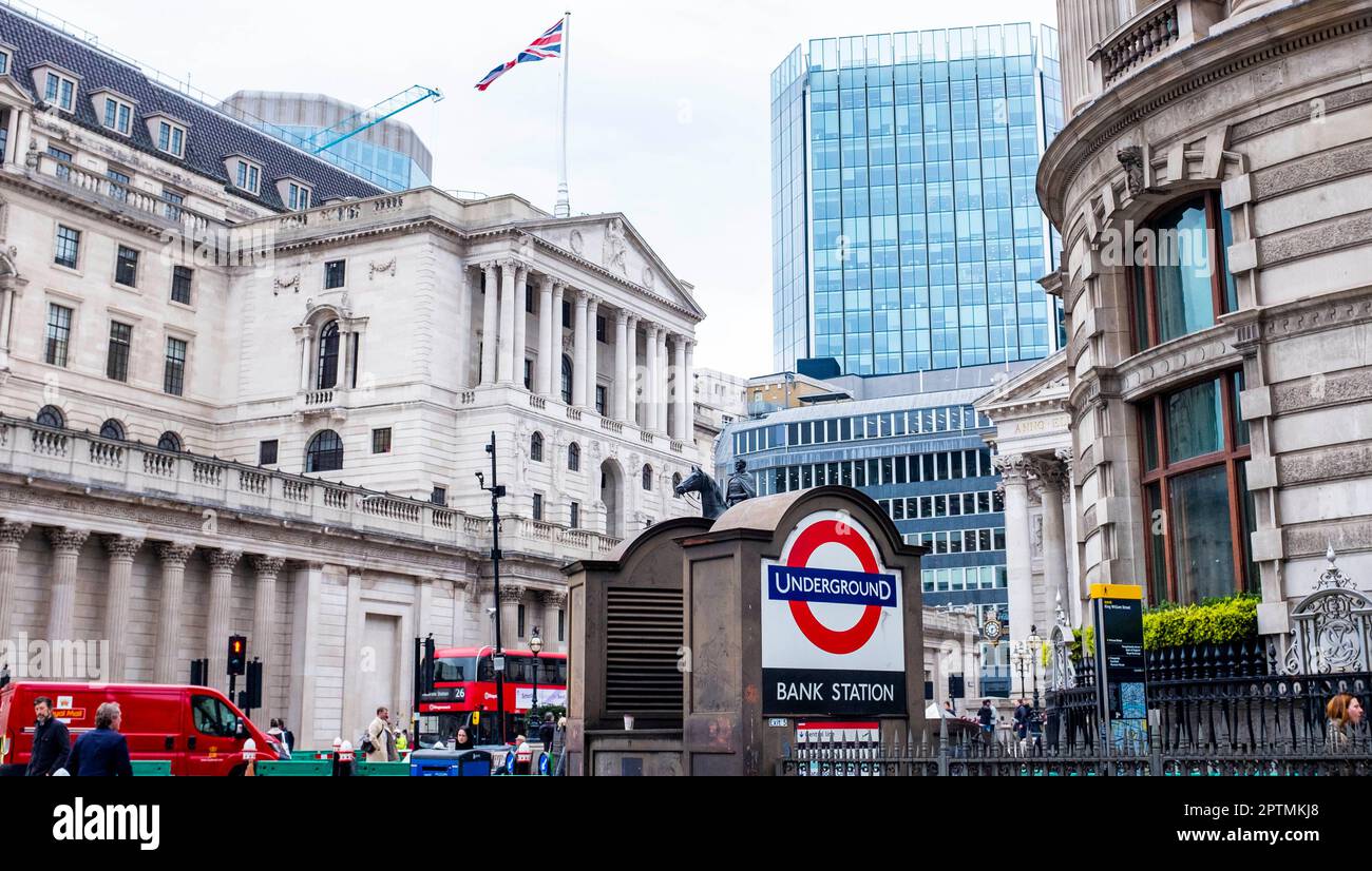 The Bank of England in London's Threadneedle Street is the central bank of  the United Kingdom with entrance to Bank tube station in foreground UK  Stock Photo - Alamy