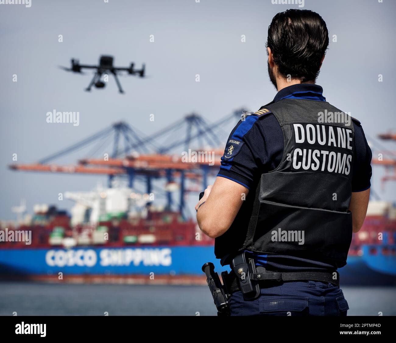 ROTTERDAM Customs officers from the Port of Rotterdam Customs monitor