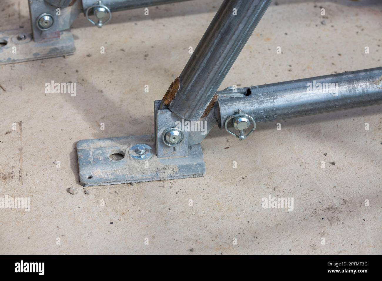 Scaffolding pipe clamp and parts, an important part of building ...