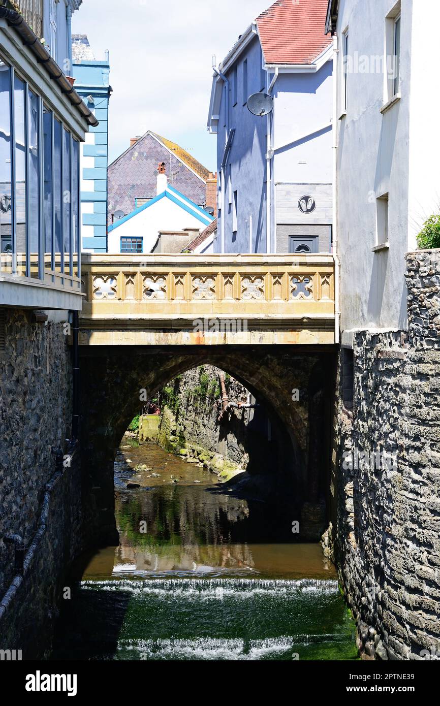 Lim's Bridge View of the Buddle bridge over the river Lim in the old town, Lyme ...