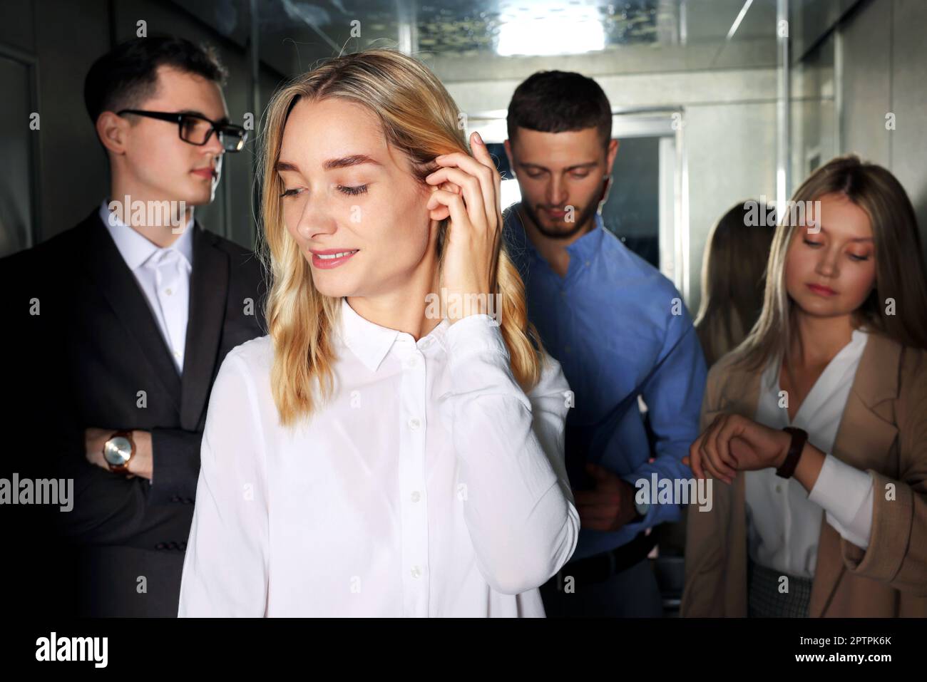 Group of office workers hi-res stock photography and images - Alamy