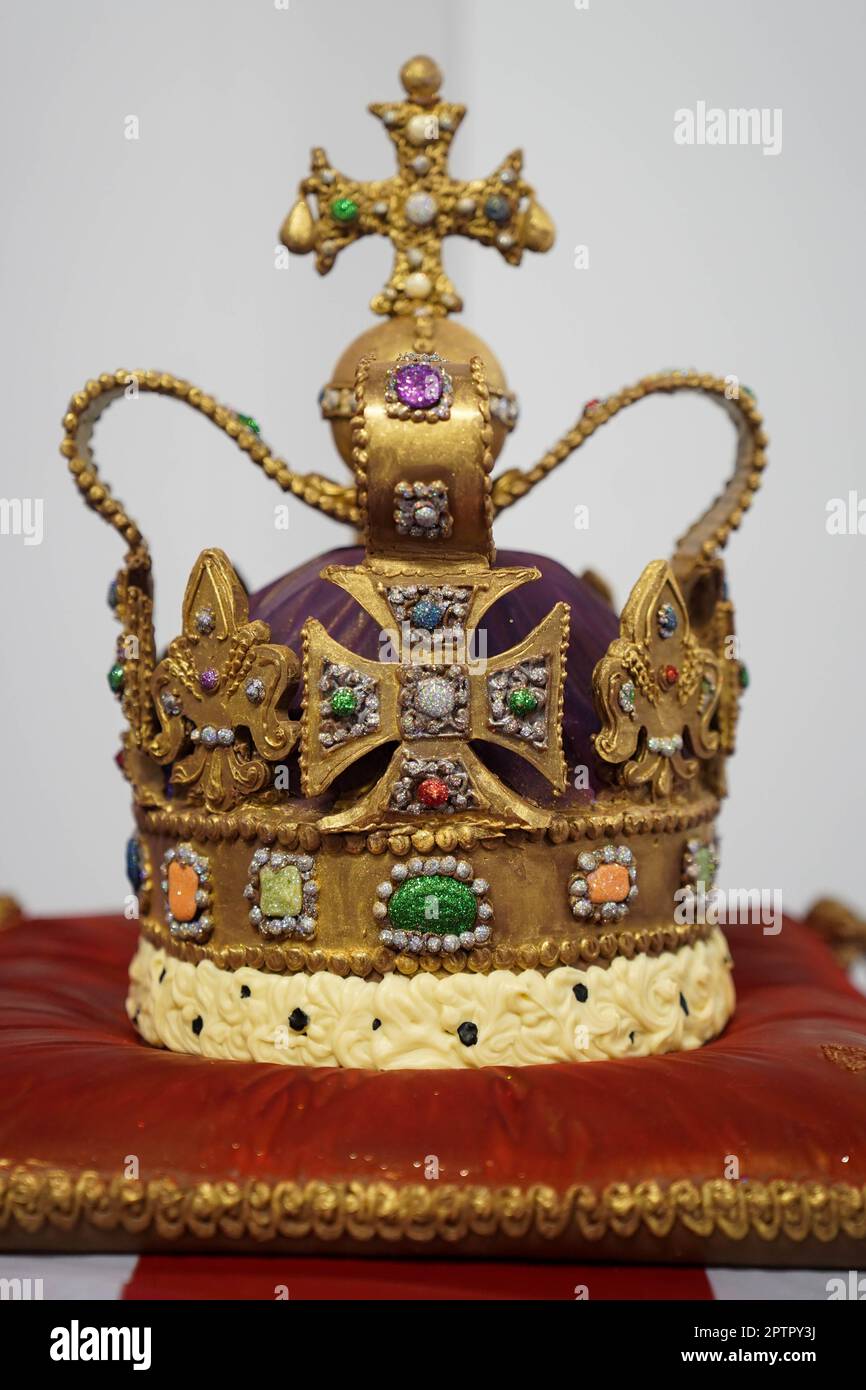 A 45cm tall chocolate replica of St Edward's Crown at Cadbury World in ...