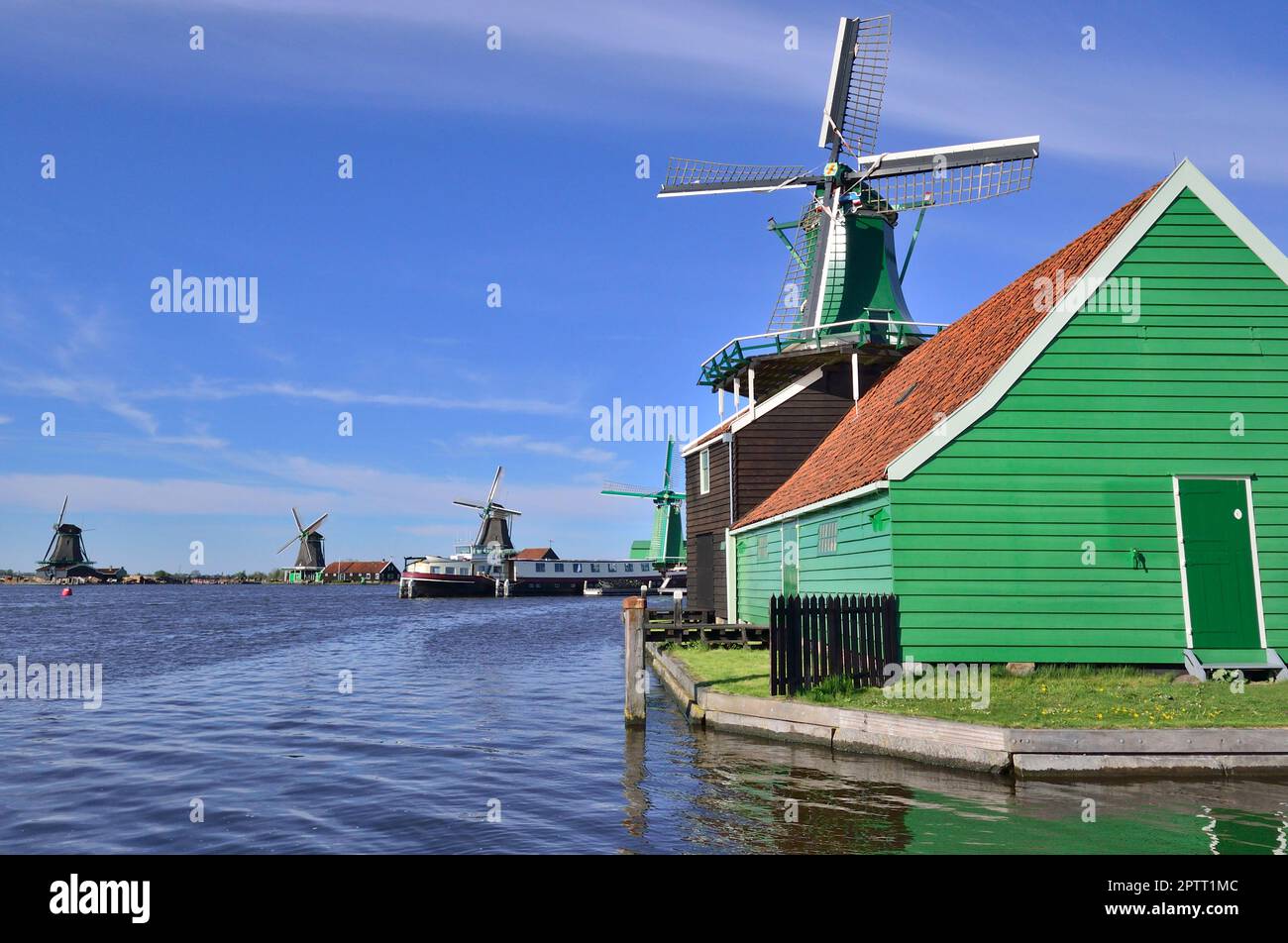 The Zaanse Schans houses seven museums — the Weavers House, the Cooperage, the Jisper House, Zaan Time Museum, Albert Heijn Museum Shop and the Bakery Stock Photo