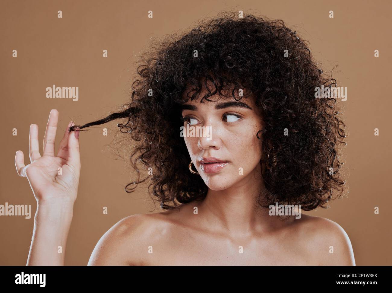  Short afro hair girl hi-res stock photography and images - Alamy