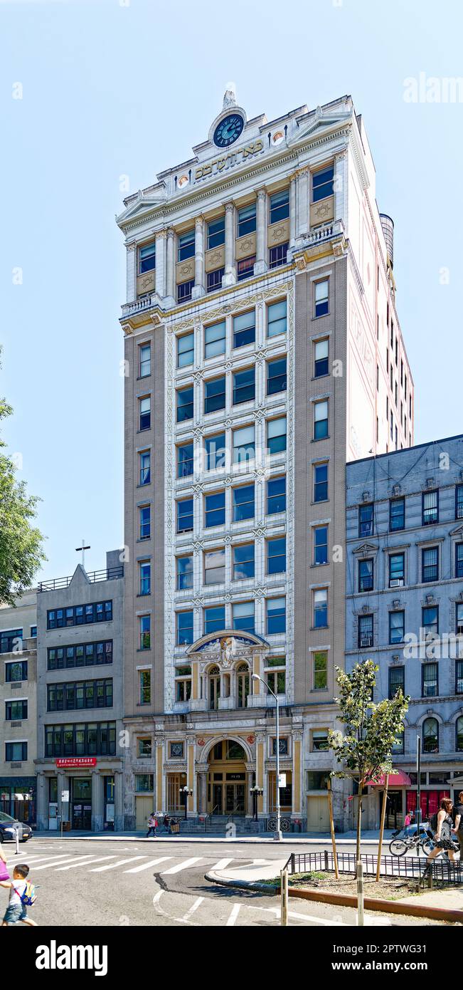 Money Forward Building Jewish newspaper usa hi-res stock photography and images - Alamy