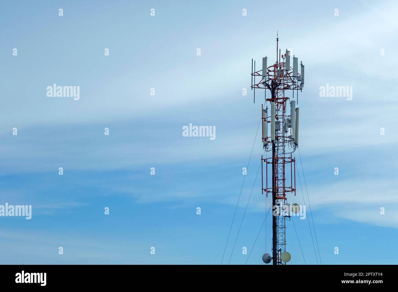 Toer Transmitting Signal Communication tower transmission signal with blue sky Stock Photo - Alamy