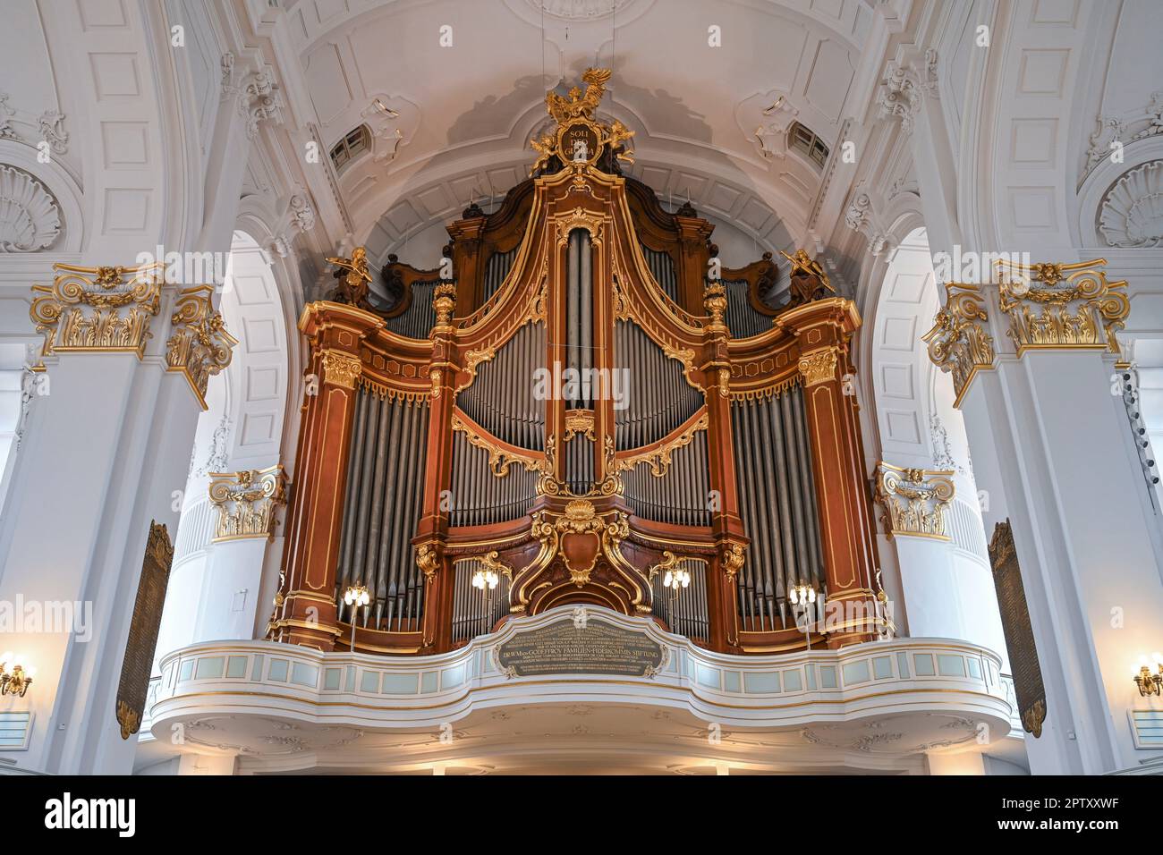 Orgel, Hauptkirche St. Michaelis, Hamburg, Deutschland Stock Photo - Alamy