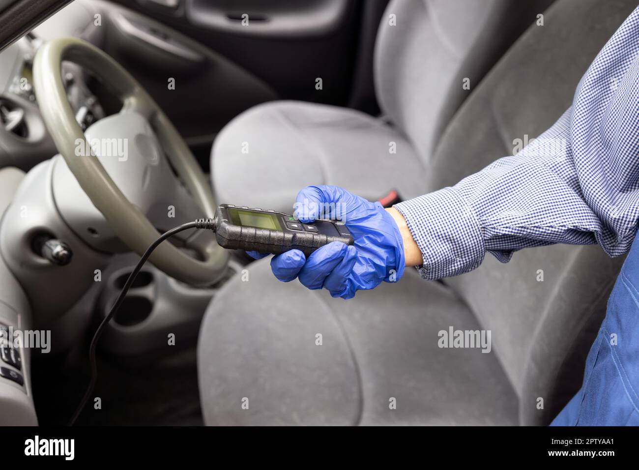 Diagnostic software hi-res stock photography and images - Alamy