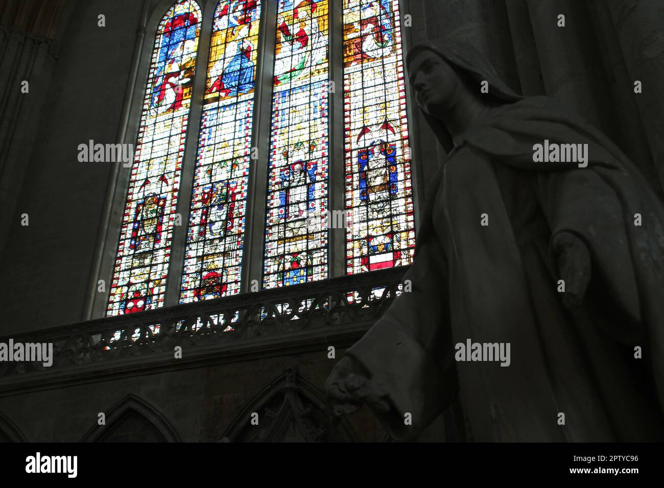 St stephen cathedral stained glass hi-res stock photography and images ...