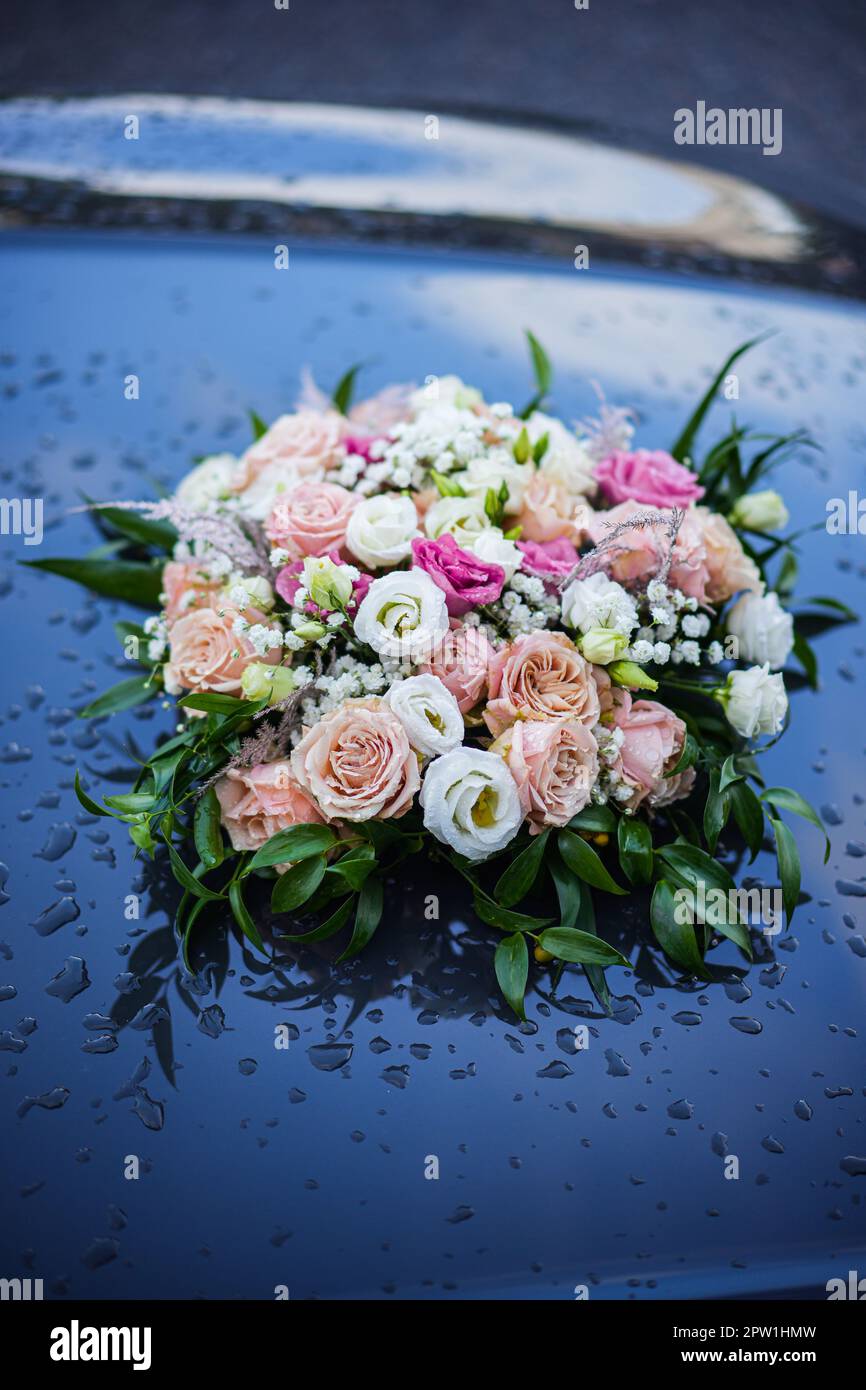 Wedding car flower decoration hi-res stock photography and images - Page 4  - Alamy