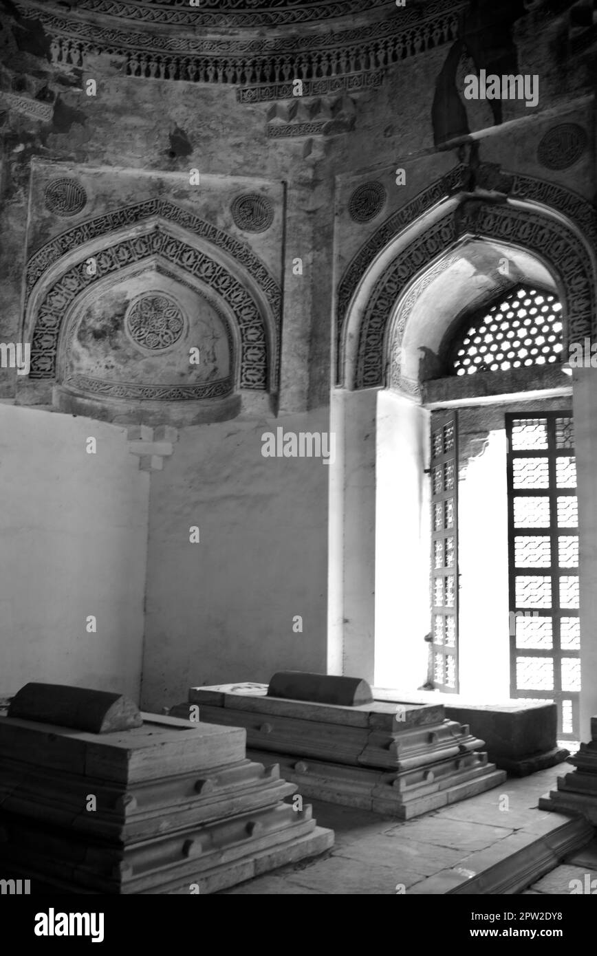 Tomb of firoz shah tughlaq hires stock photography and images Alamy