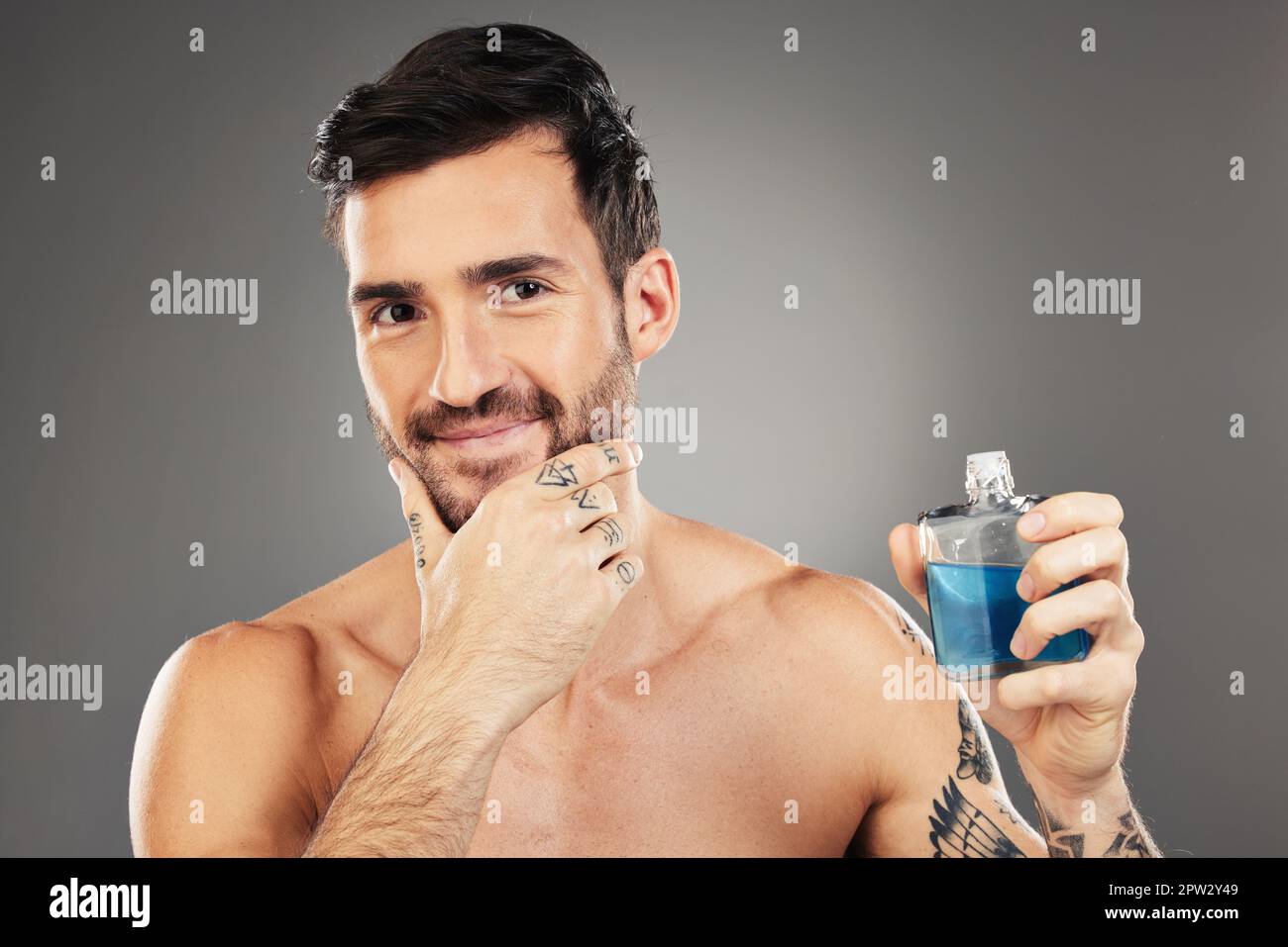 Man spray fragrance hi-res stock photography and images - Page 7