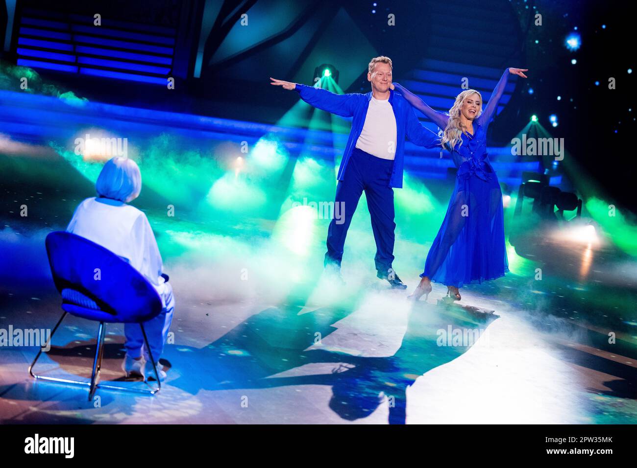 Cologne, Germany. 28th Apr, 2023. Knossi (real name Jens Knossalla), Youtuber, and Isabel Edvardsson, professional dancer, dance for Knossi's mother in the RTL dance show 'Let's Dance' at the Coloneum. Credit: Rolf Vennenbernd/dpa/Alamy Live News Stock Photo