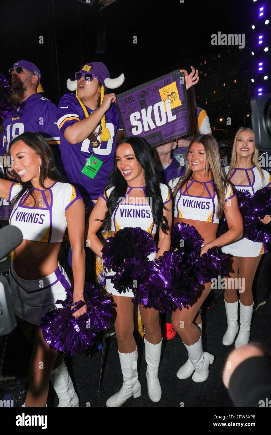 minnesota vikings cheerleader salary - Ilustrasi 2