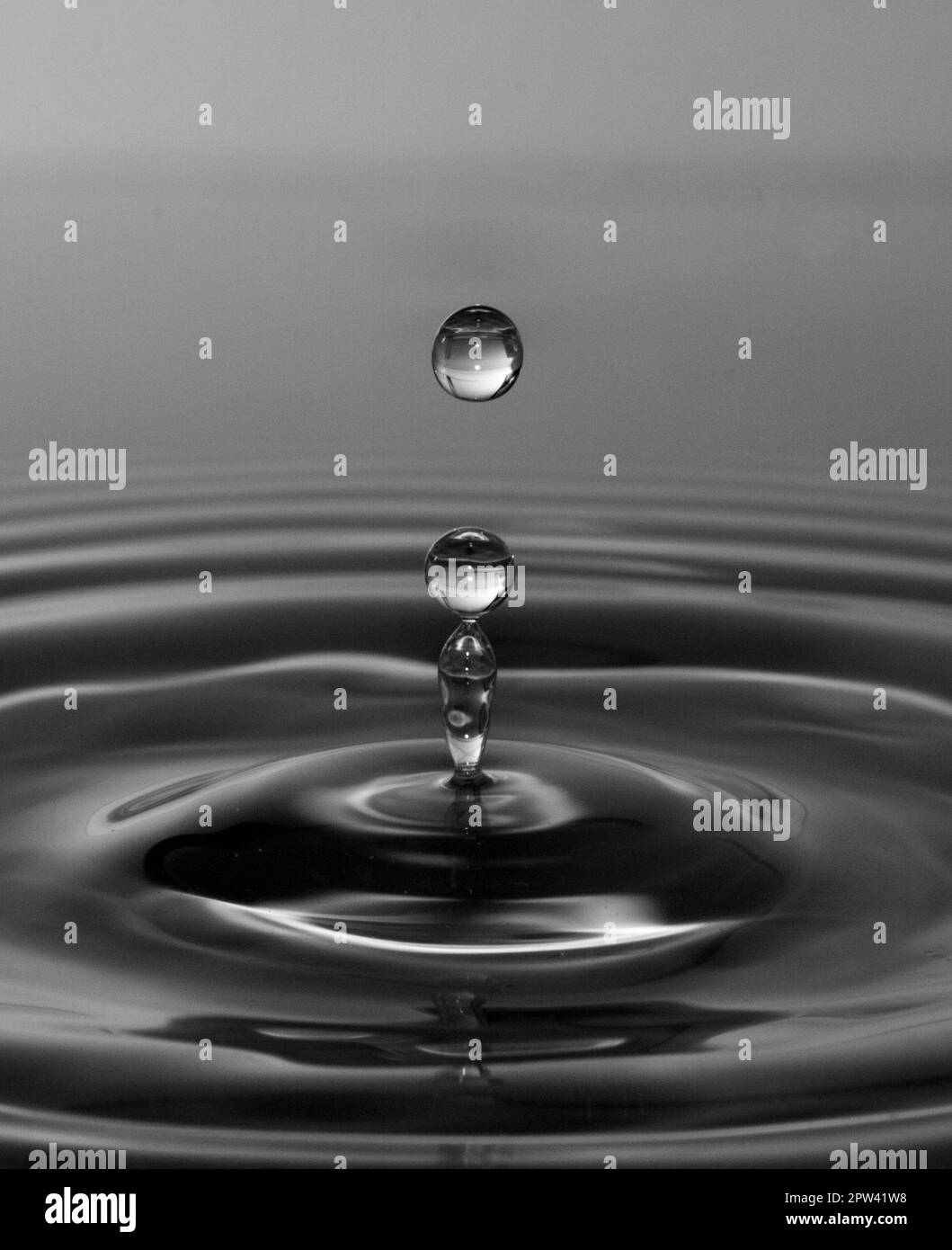 High speed water drop photography Splash art Stock Photo Alamy