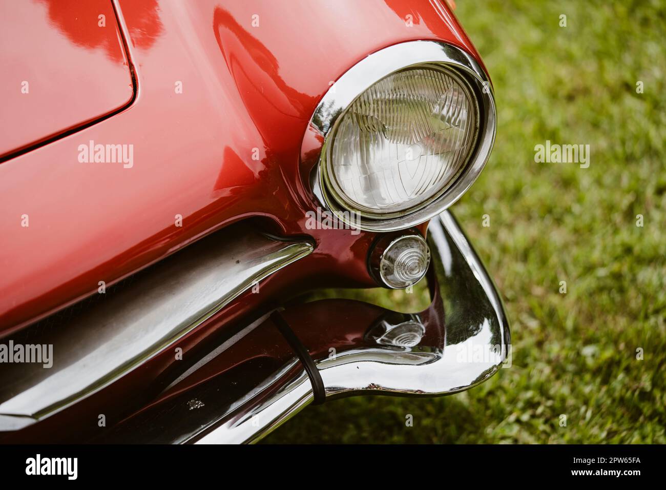 Vintage car headlight hi-res stock photography and images - Alamy