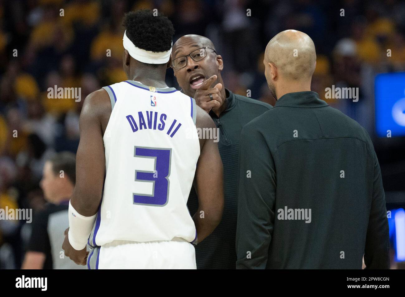 San Francisco, CA, USA. 28th Apr, 2023. Sacramento Kings coach Mike Brown talks with Sacramento Kings guard Terence Davis II (3) during Game 6 of the first-round NBA playoff series at Chase Center on Wednesday, April 28, 2023. (Credit Image: © Paul Kitagaki Jr./ZUMA Press Wire) EDITORIAL USAGE ONLY! Not for Commercial USAGE! Stock Photo