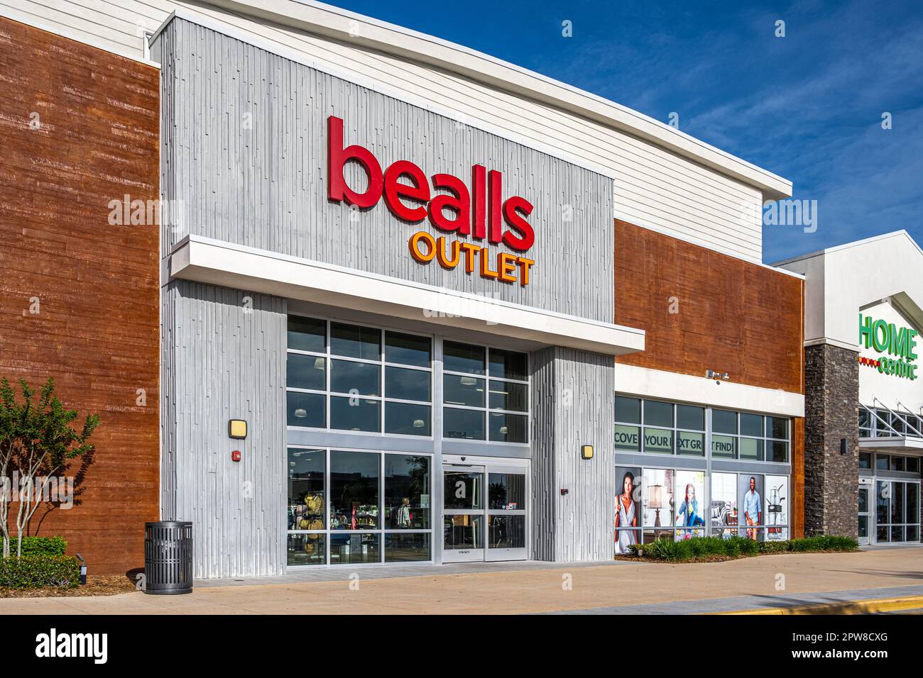 Bealls Outlet and Home Centric stores (both owned by Bealls Inc.) in Daytona Beach, Florida. (USA) Stock Photo