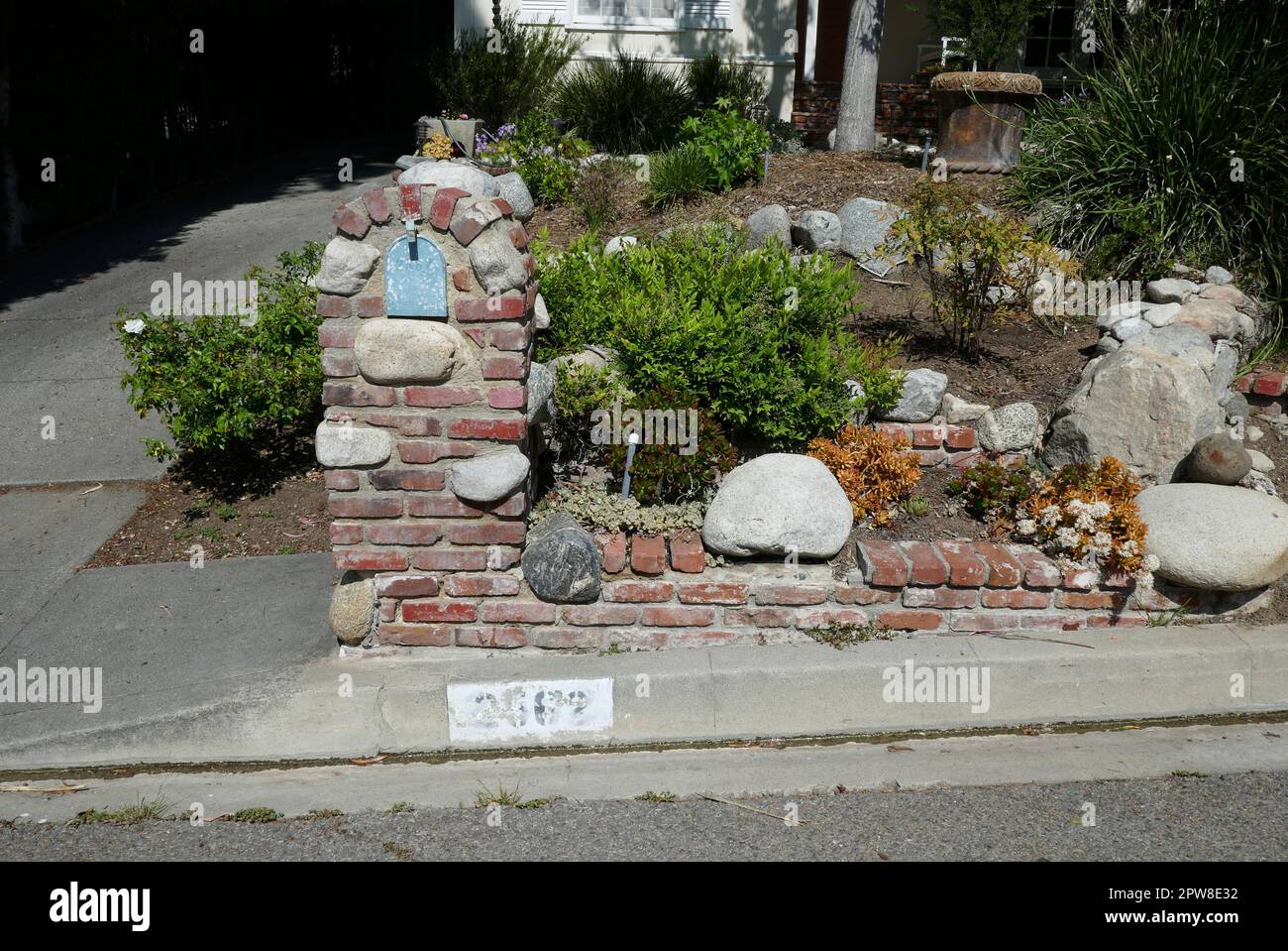 Brad pitt house la hires stock photography and images Alamy