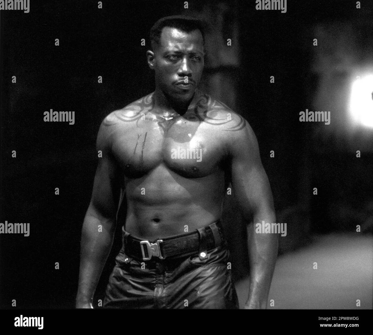 WESLEY SNIPES in BLADE 1998 director STEPHEN NORRINGTON writer David S. Goyer music Mark Isham costume designer Sanja Milkovic Hays Amen Ra Films / Imaginary Forces / Marvel Enterprises / New Line Cinema Stock Photo