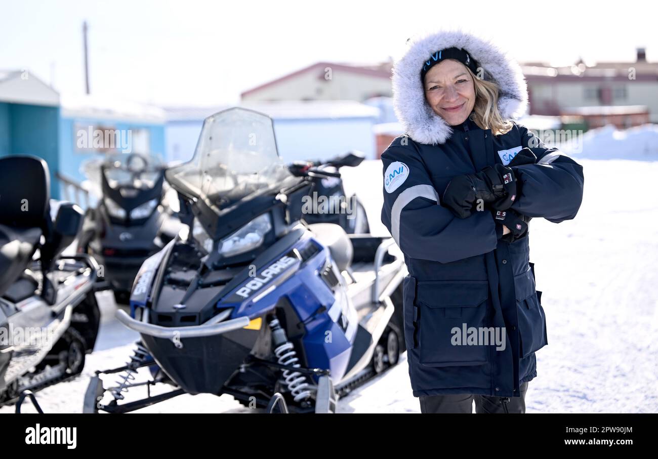 Biologist Artoc Arctic canada biologist hi-res stock photography and images - Alamy