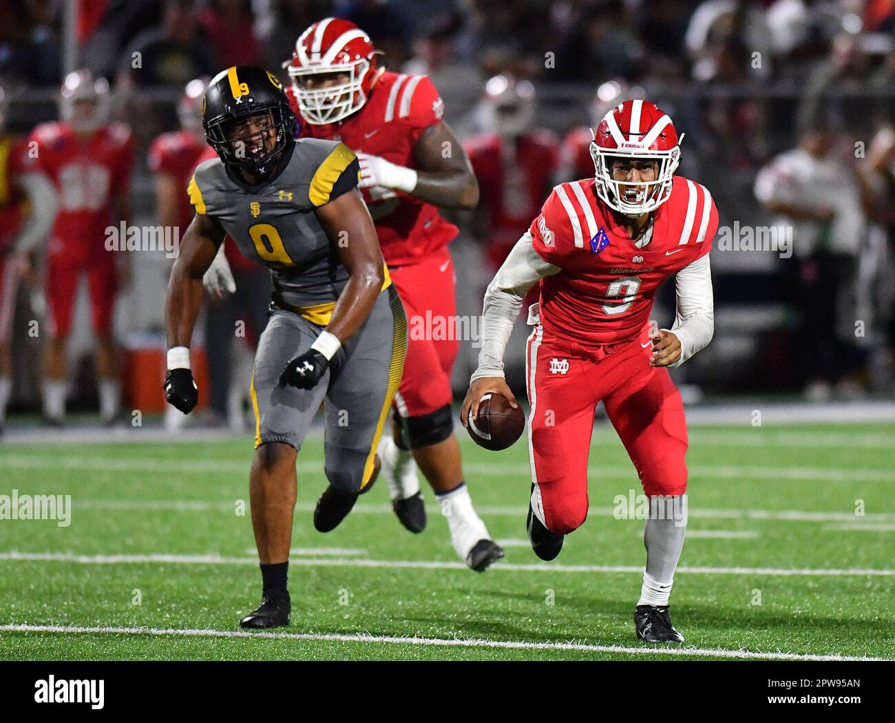 September 14, 2019 Bellflower, CA.Top Prep Quarterback prospect Bryce Young #9 of Mater Dei in action vs. St. Francis Academy Panthers of Maryland.Mater Dei Monarchs vs.St. Francis Academy Panthers of Maryland..Trinity League vs. the USA Showcase.St. Francis Academy Panthers vs. Mater Dei Monarchs in Bellflower, California..Louis Lopez/Modern Exposure/Cal Sport Media. Stock Photo