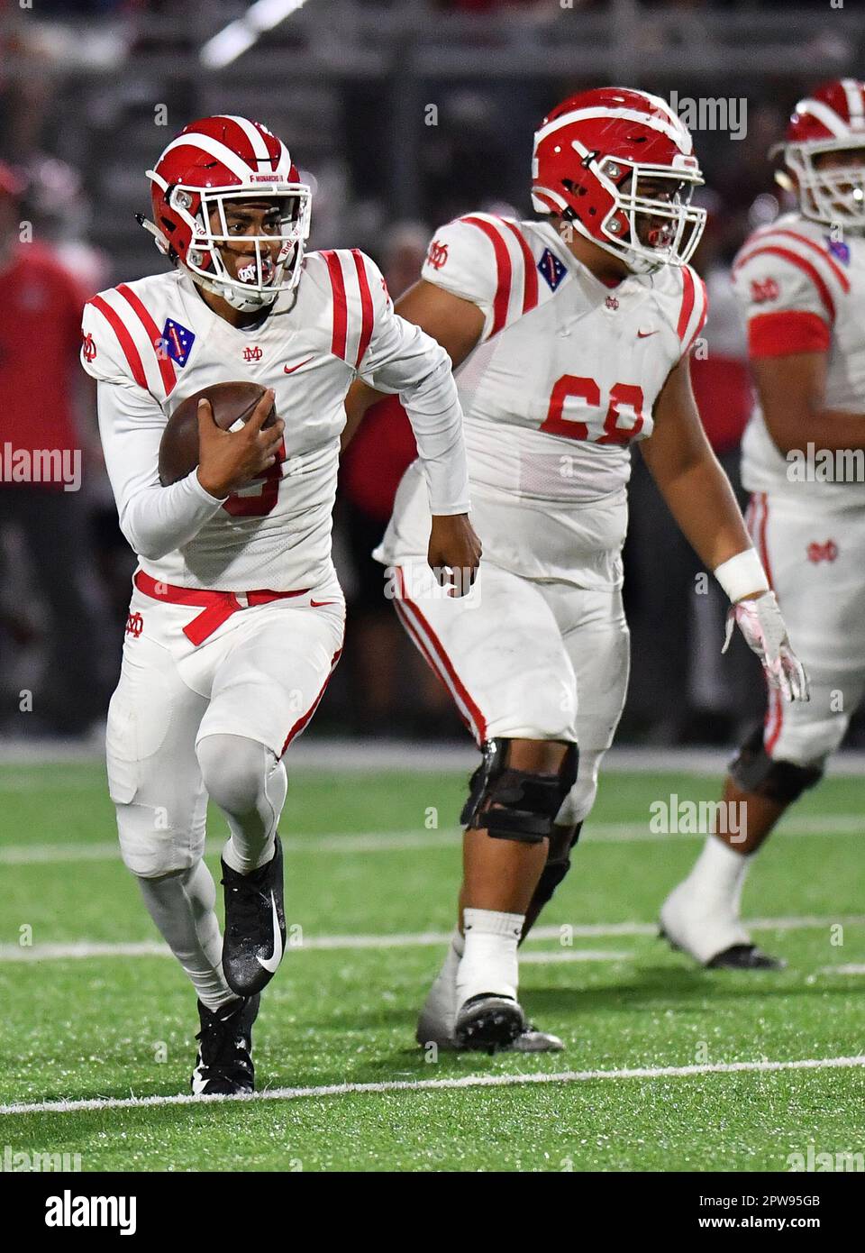 October 25, 2019 Bellflower, CA.Top Prep Quarterback prospect Bryce Young #9 of Mater Dei in action vs. St. John Bosco.Mater Dei Monarchs vs. St. John Bosco Braves.Louis Lopez/Modern Exposure/Cal Sport Media. Stock Photo