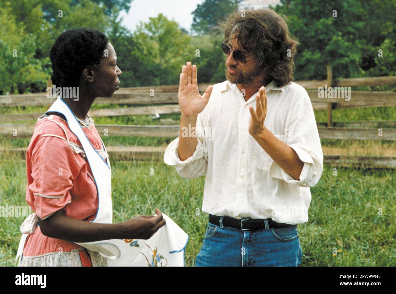 STEVEN SPIELBERG and WHOOPI GOLDBERG in THE COLOR PURPLE (1985 ...