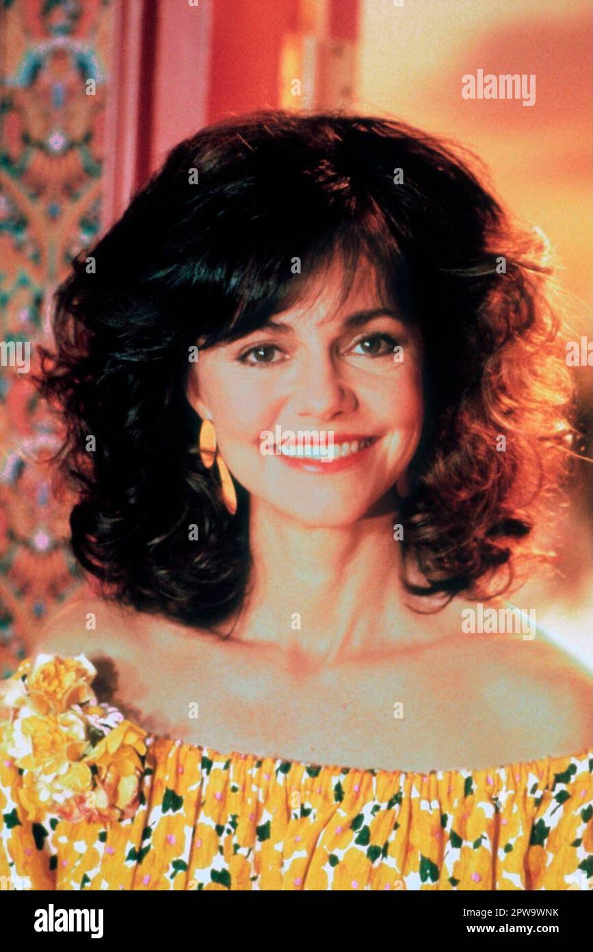 SALLY FIELD in SOAPDISH (1991), directed by MICHAEL HOFFMAN. Credit