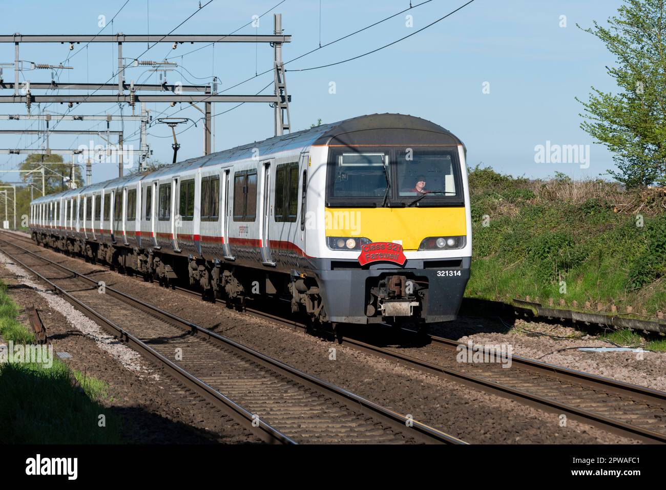 Class 321 hi-res stock photography and images - Alamy