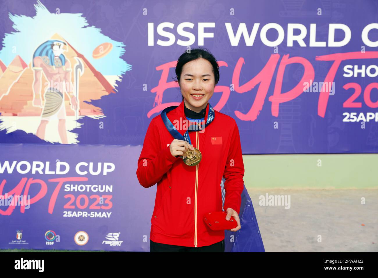 Cairo, Egypt. 29th Apr, 2023. Jiang Yiting poses with the gold medal