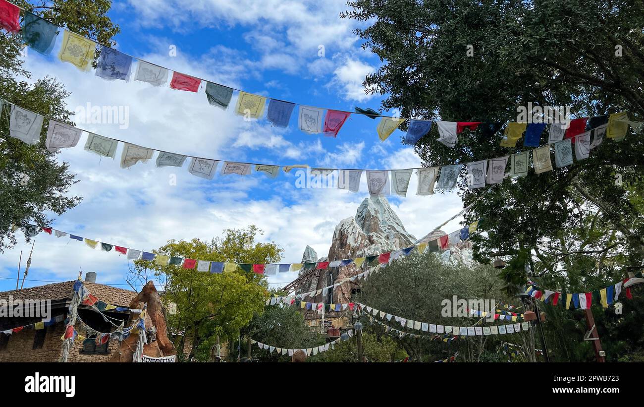 Disney ride entrance 2021 hi-res stock photography and images - Alamy