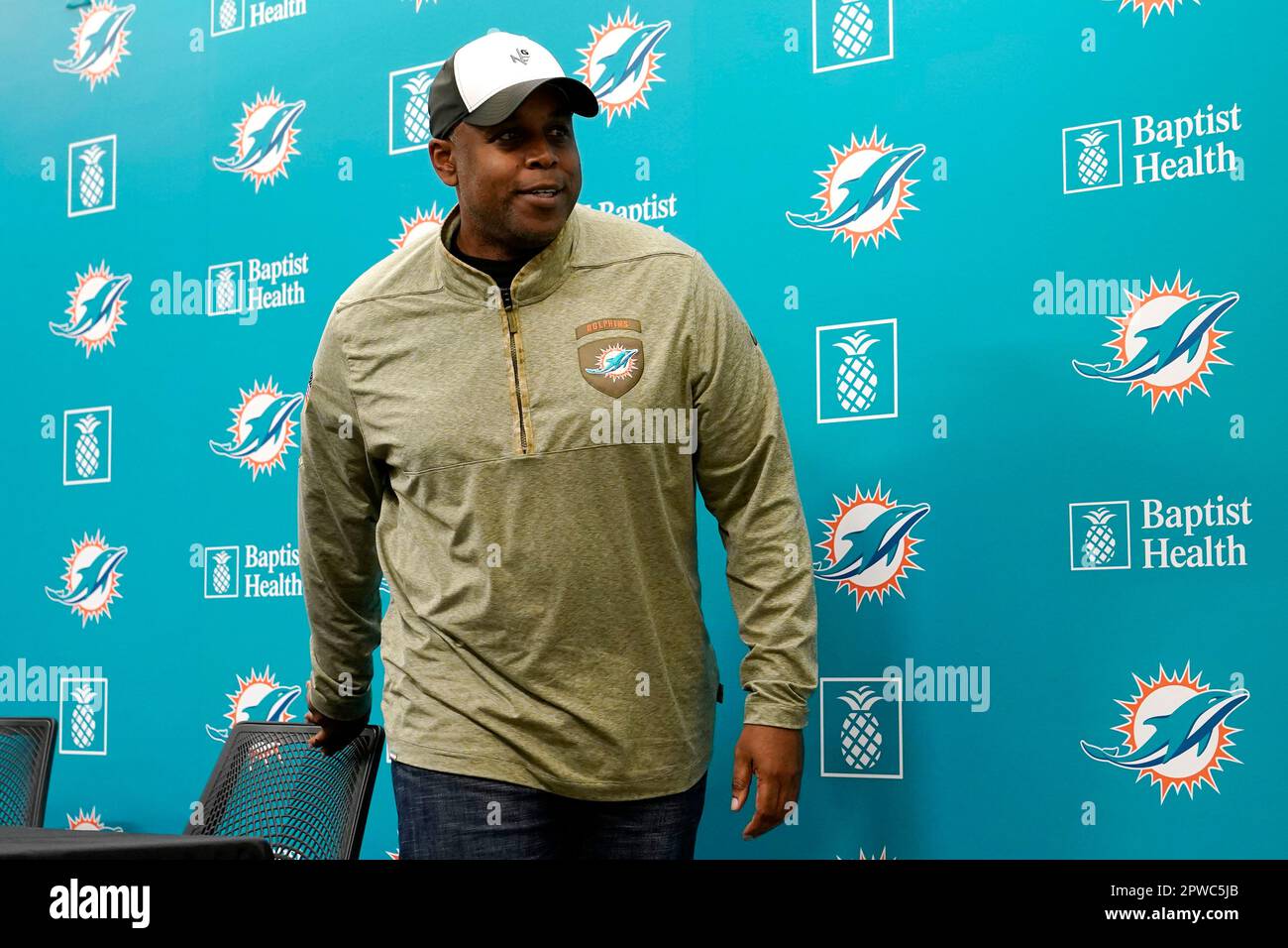 The Miami Dolphins Need to Draft a Center - Miami Dolphins