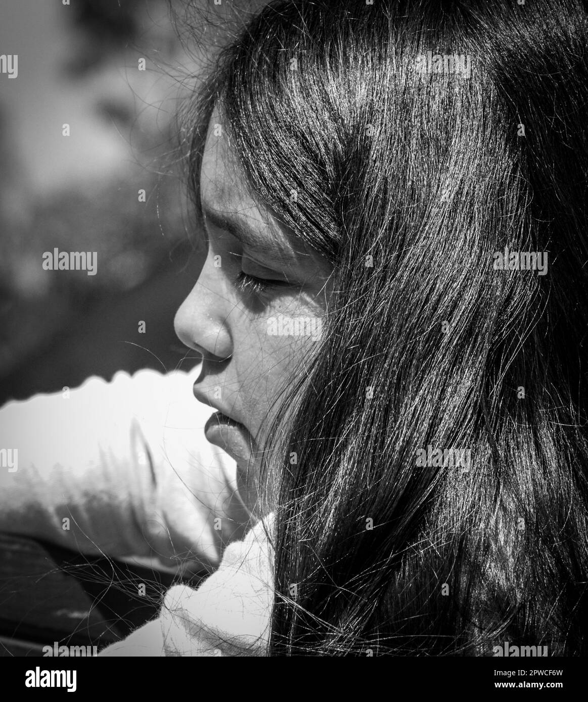 A child outdoors in black and white Stock Photo - Alamy