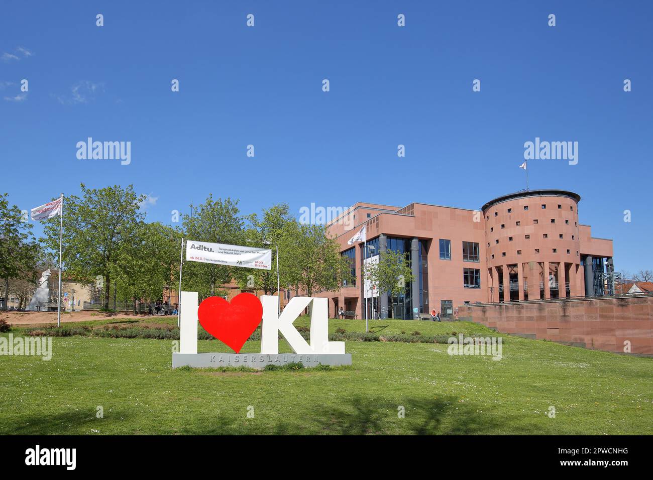 Symbol with heart and love, heart-shaped, heart, I love this city, inscription, Pfalztheater, Kaiserslautern, Rhineland-Palatinate, Germany Stock Photo