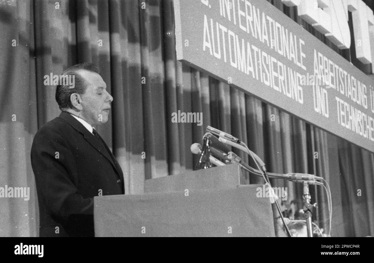 Personalities from politics, economy and culture from the years 1965-71. Olaf Radke (SPD) d ...