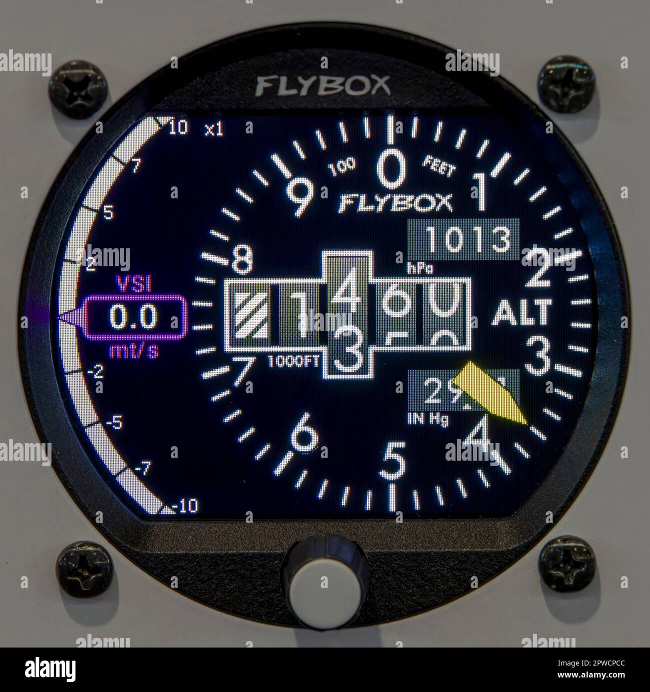 Digital cockpit device for the instrument panel in the pilot's cabin