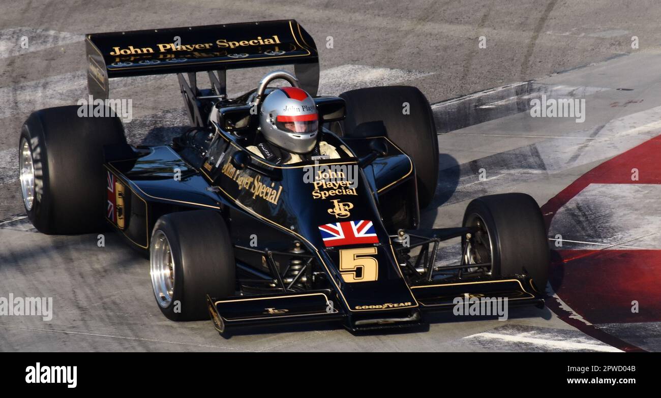 Long Beach, CA - April 15, 2023: The Lotus 77 (John Player Special) at the Long Beach Grand Prix, driven by Mario Andretti in the 1976 F1 season. Stock Photo