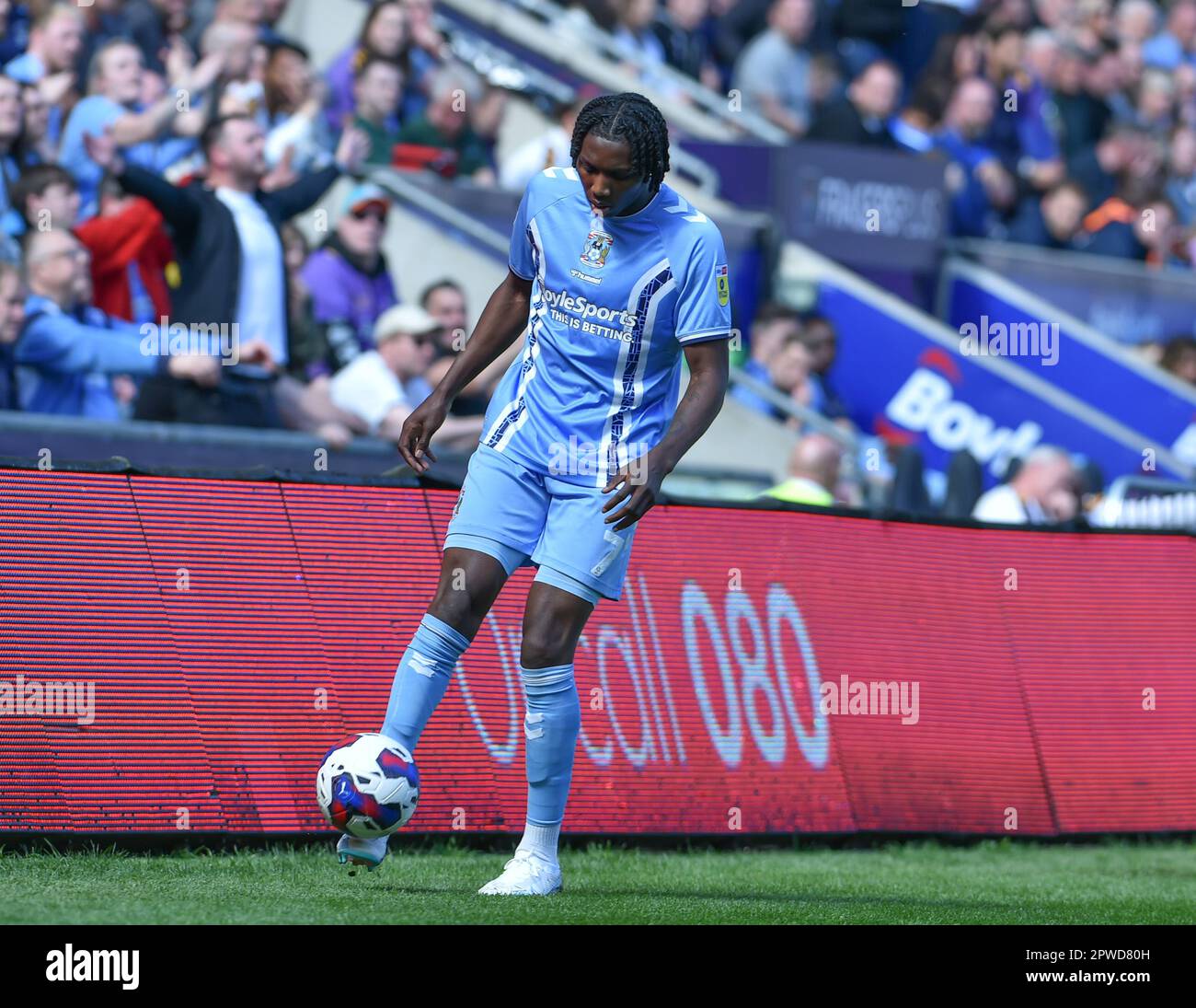 Coventry, UK. 30th Apr, 2023. 29th April 2023; Coventry Building Society Arena, Coventry, England; EFL Championship, Coventry City versus Birmingham City; Brooke Norton-Cuffy of Coventry does some keepy-uppies on the sidelines during a stoppage in play Credit: Action Plus Sports Images/Alamy Live News Stock Photo