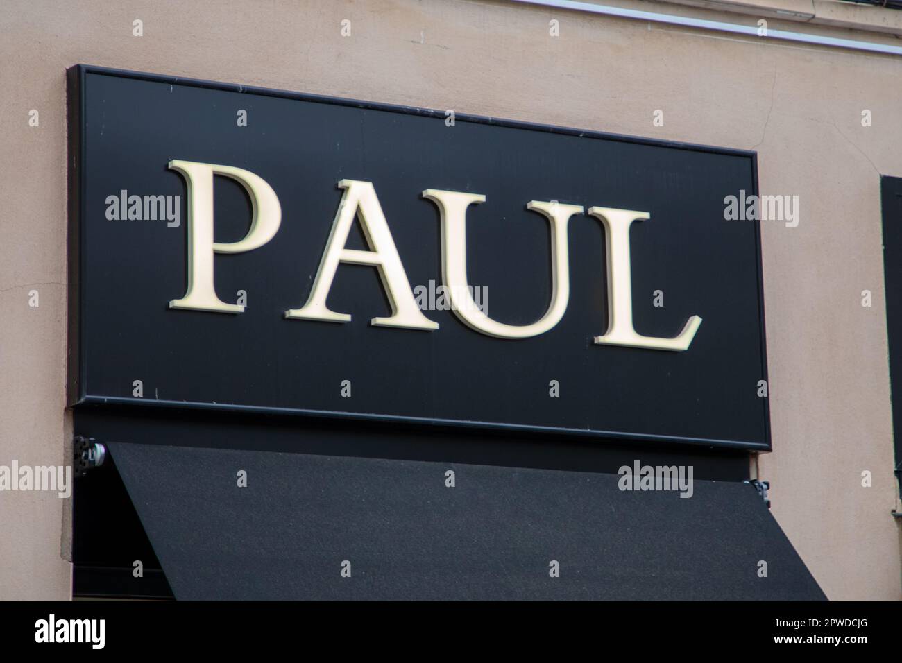 lyon , Aura France 04 20 2023 paul text sign and brand logo front