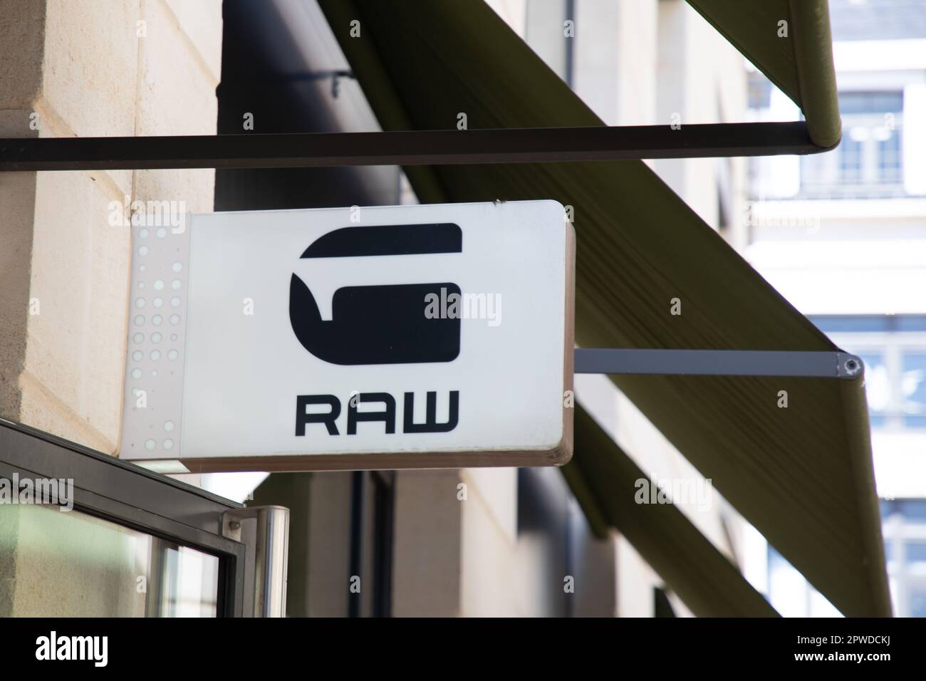 G star raw logo shop brand hi-res stock photography and