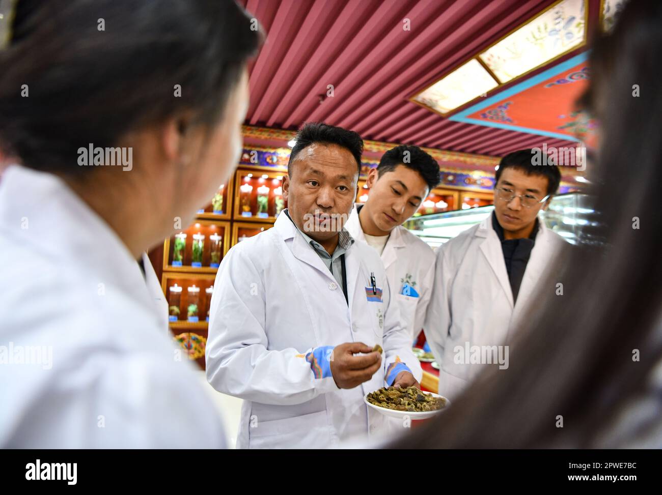 (230430) LHASA, April 30, 2023 (Xinhua) Buchung Tsering gives a