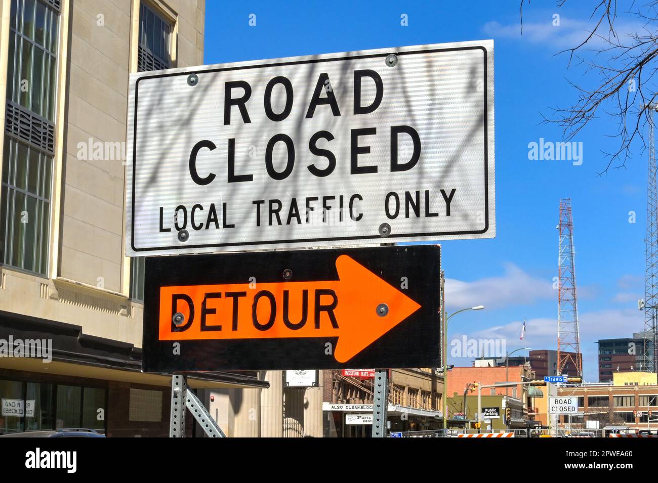 San Antonio, Texas, USA - February 2023: Road closed sign showing a detour or diversion for drivers in the city centre Stock Photo