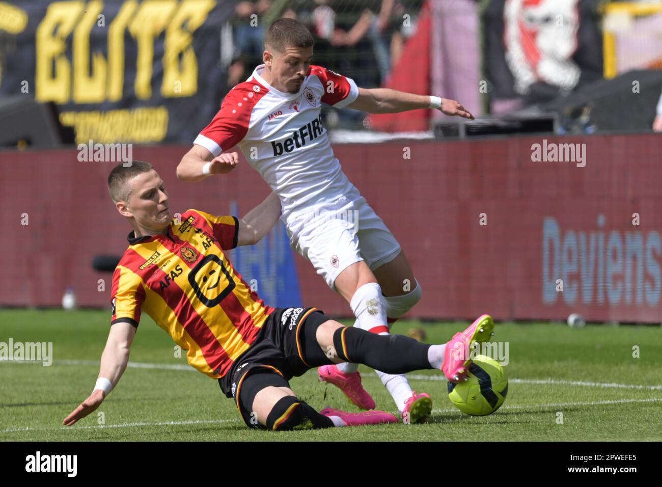 BRUSSELS (lr), Dimitri Lavalee of KV Mechelen, Abnor Muja of Royal Antwerp FC during the